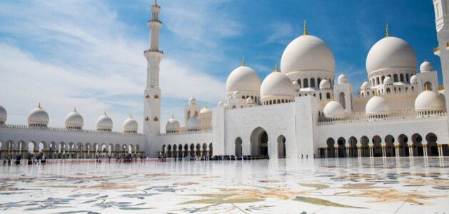 Review of the Sheikh Zayed Grand Mosque in Abu Dhabi